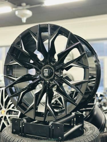 20    KN    KN1061  10.0*20 6*139.7 ET-12 D77.8  Gloss Black Milling